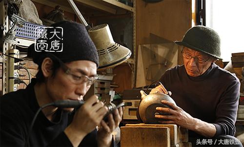 日本铁壶工艺图片,日本铁壶匠人的宣传