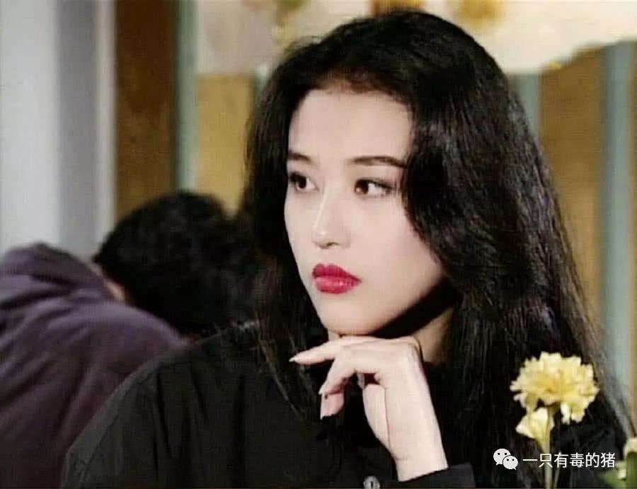 她红了半辈子，结果却因为这个脸部缺陷被骂到退圈？！