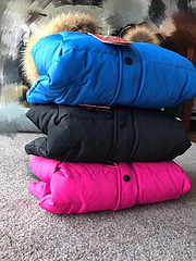 羽绒服正确清洗方法手洗或是干洗,洗羽绒服的正确方法和步骤