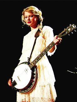 这个经历84段恋情,圈粉5亿的歌手:做自己,全世界都会为你鼓掌