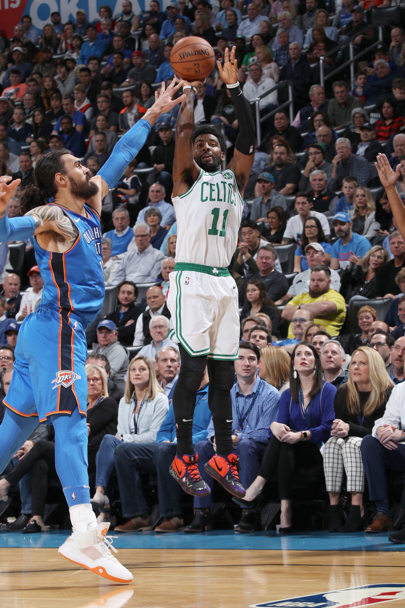 今日nba上脚球鞋欧文,今日nba球鞋上脚精选新浪看点