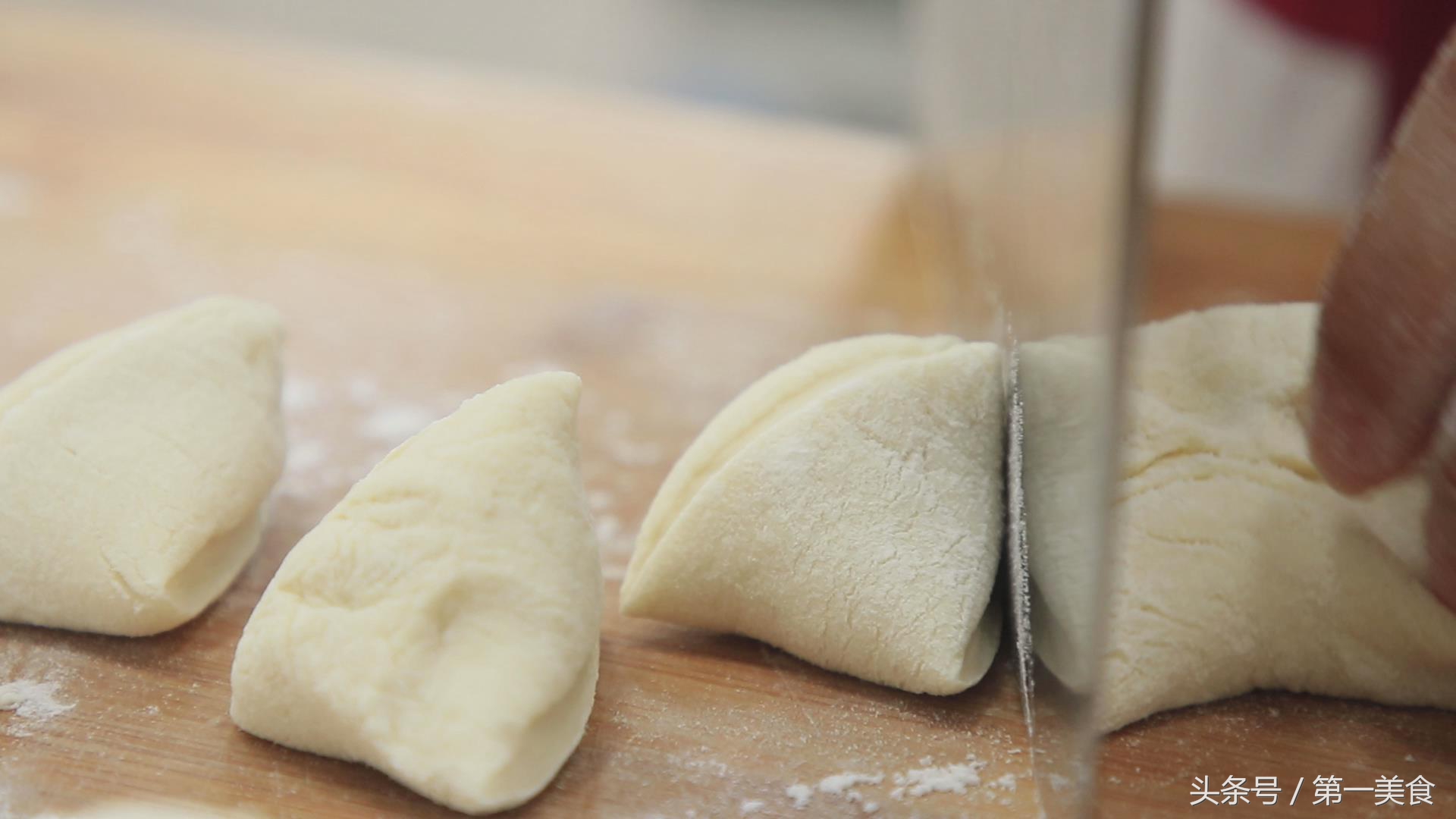 家常水煎包，掌握和面、调糊的技巧，自己在家做，想失败都难