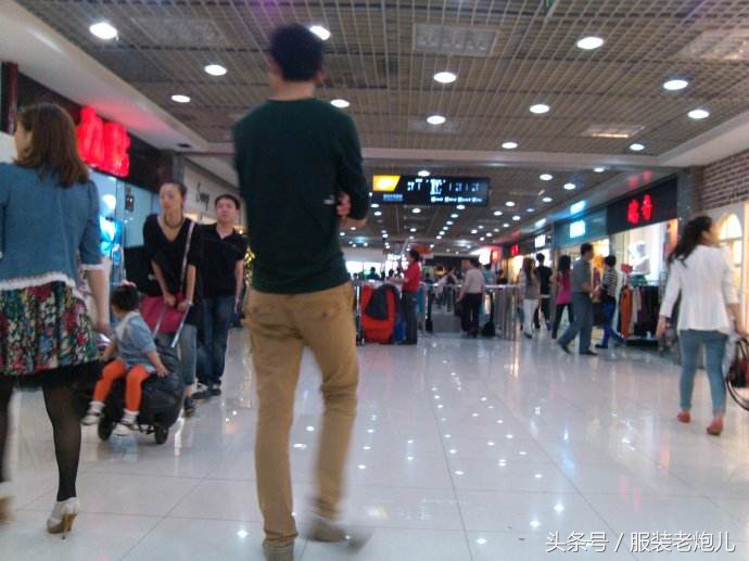 广东哪里服装批发便宜又实惠,广东品牌服装尾货批发