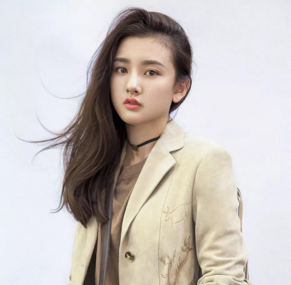 大脸显脸小发型女2020流行发型,换脸看看你适合什么发型