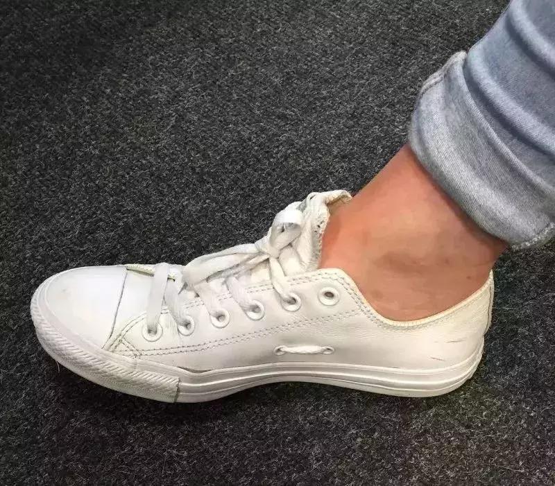 牛仔裤上为什么有小口袋,牛仔裤有一个小口袋