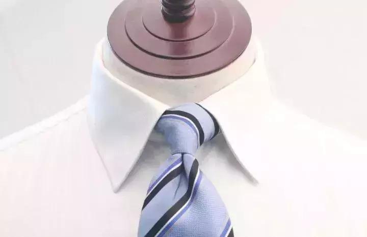 牛仔裤上为什么有小口袋,牛仔裤有一个小口袋