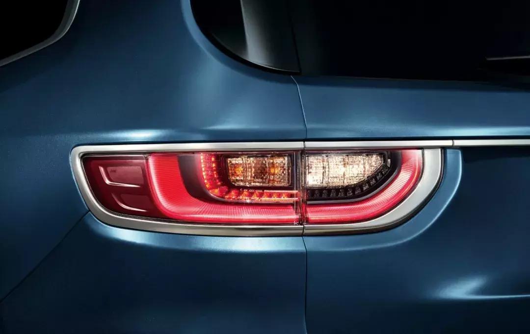 梁洪的私人订制丨用全知全能的Jeep指挥官，载一程惊喜与浪漫