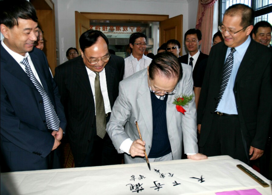 172首七绝诗品金庸小说人物，你最喜欢金庸笔下哪一人物？