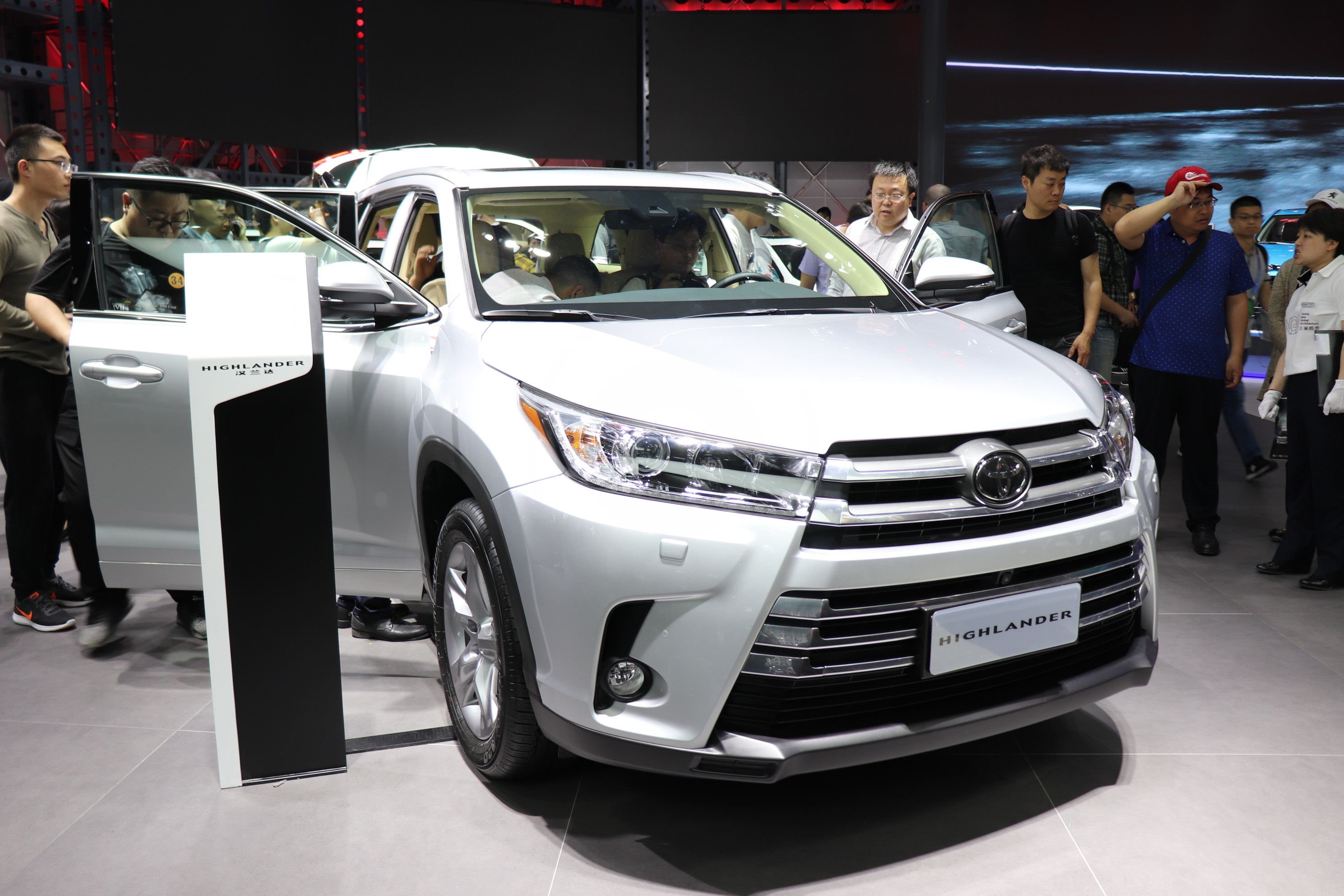 二手车买日系车还是美系车比较好,日系车比较耐用的二手车2-5万