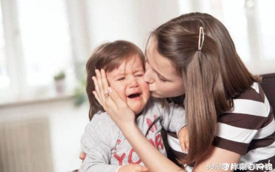 孩子胆小不自信与父亲的关系,孩子很胆小内向家长该怎么去解决