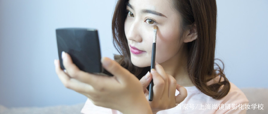 化妆学校哪里比较靠谱包就业,有几家化妆培训学校