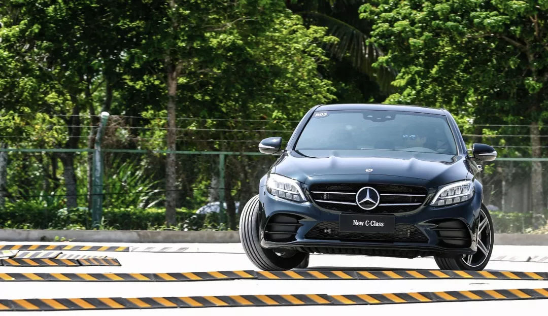 奔驰c26048v轻混亏电,老款2.0t哪个值得买