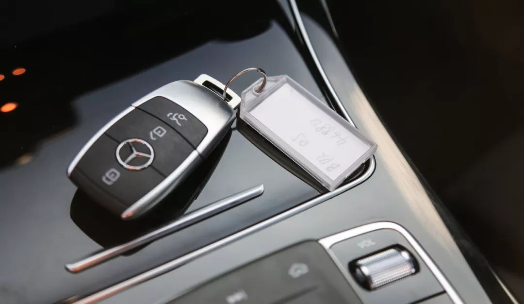 奔驰c20017款试驾,奔驰e2601.5t加48v轻混动力怎么样