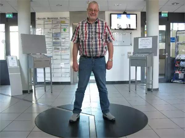 中国和老挝最奇葩的国界线,世界上最奇葩最贵的国界线