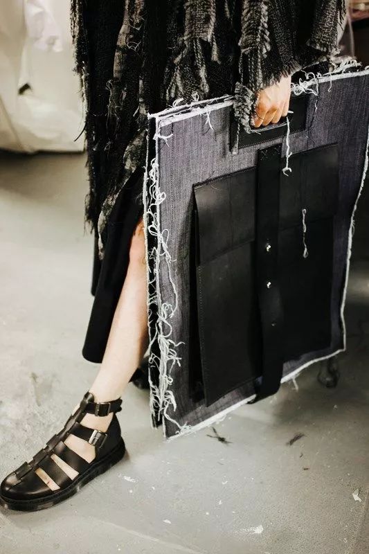 袜子怎样搭配才够舒适够时尚,袜子时尚搭配