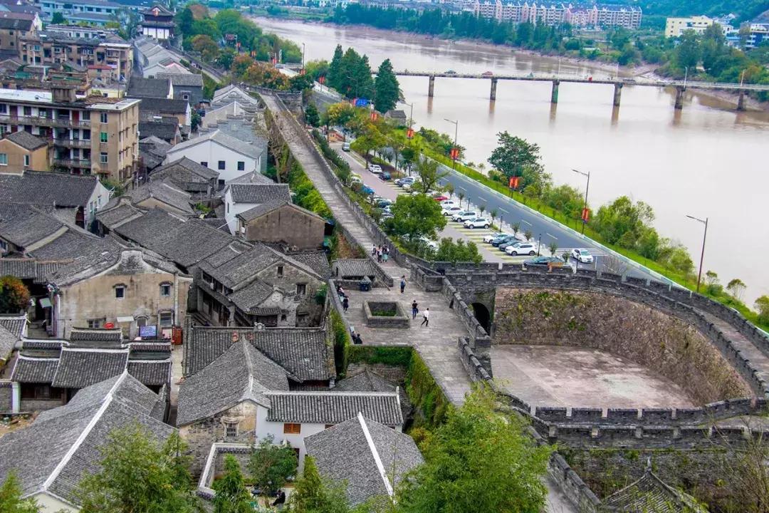 娴欐睙鍙板窞瀹濊棌鐢峰,鍙板窞瀹濊棌鐢风敓