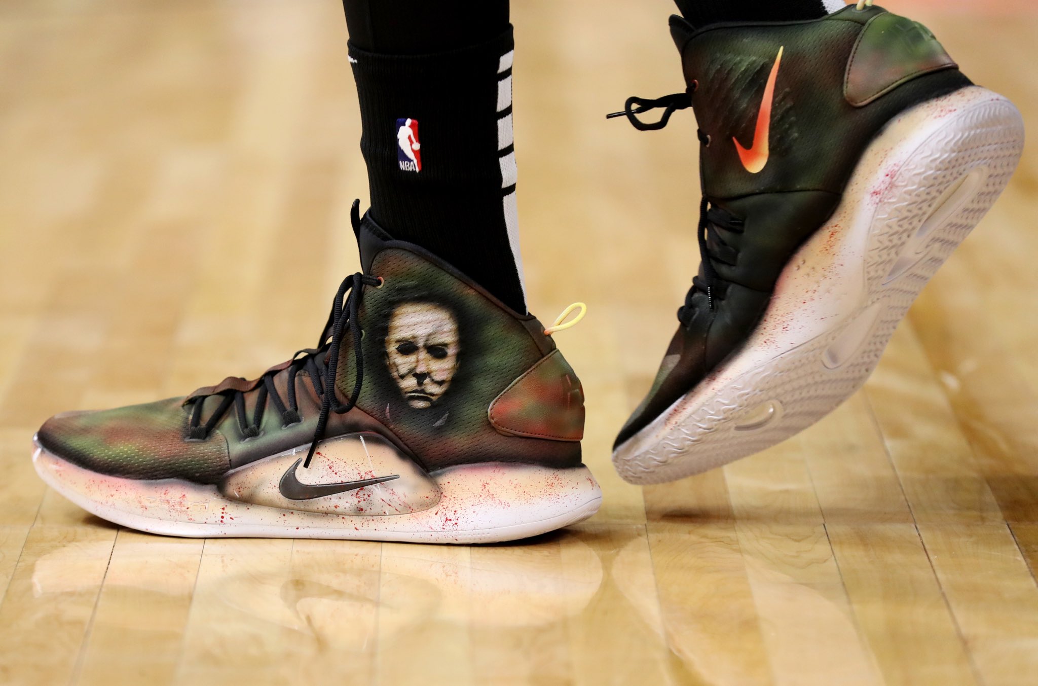 NBA今日球鞋精选：库里唐斯上脚万圣节特别款罗斯50分战靴诞生