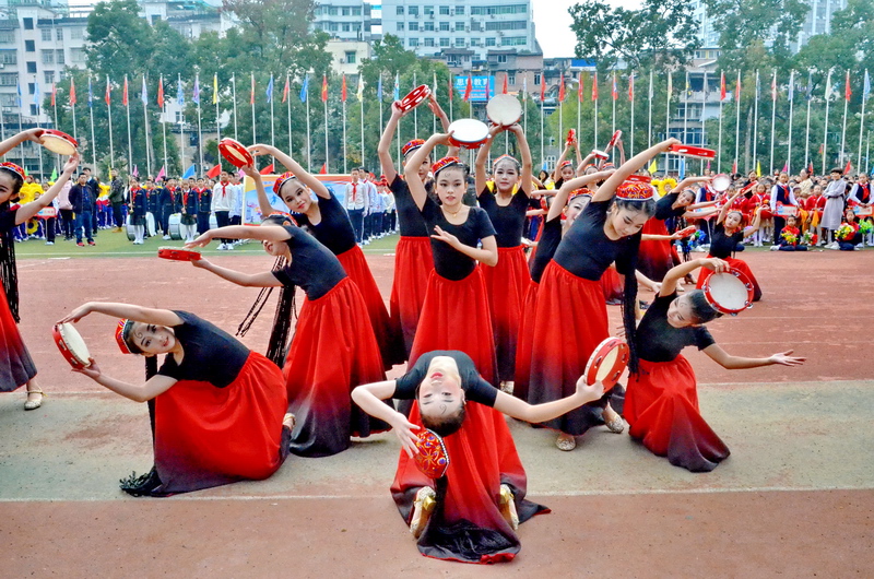 恩施市实验小学足球比赛,建始县实验小学2023运动会