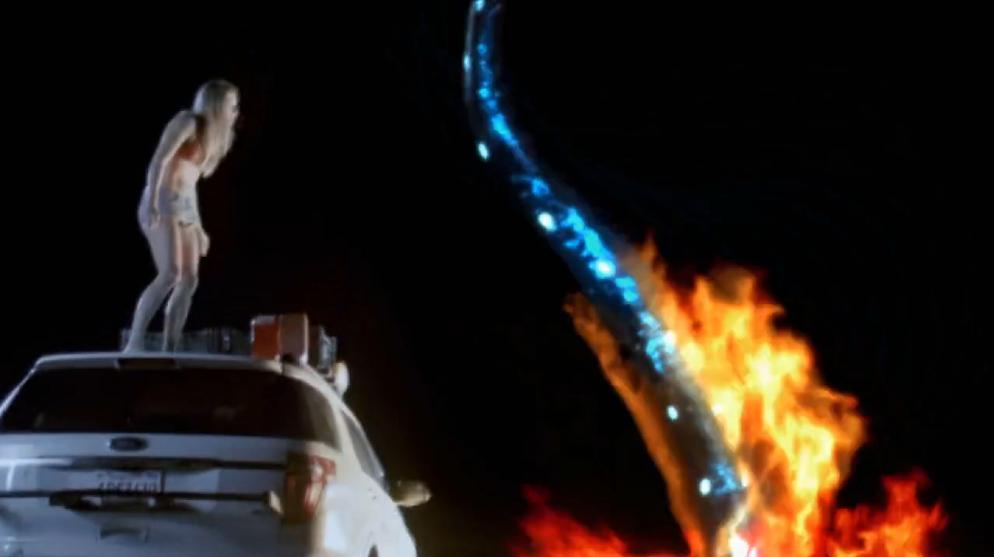 恐怖电影女子被怪物啃食,美国经典恐怖片变异的食人怪物