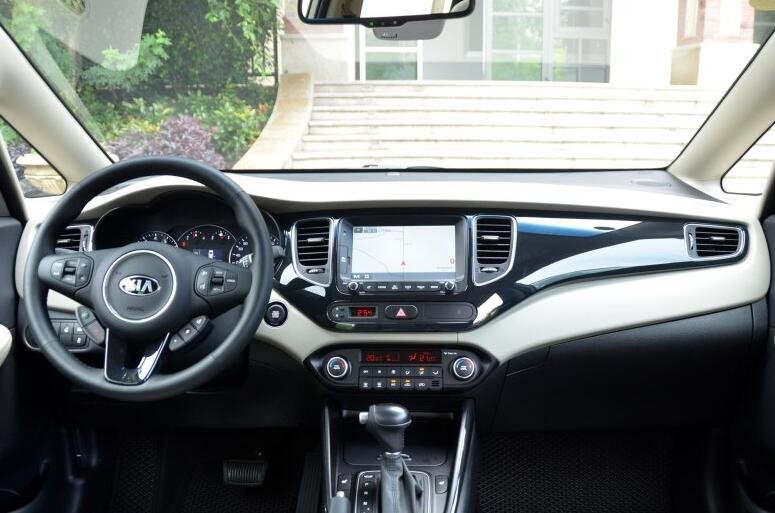 10万公里起亚新佳乐7座测评,现代库斯途和大众途安怎么选