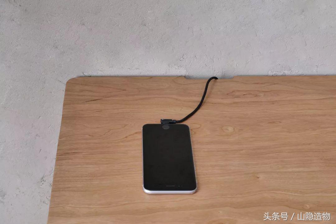 一个卧室一张双人床,一个房间两张实木床照片