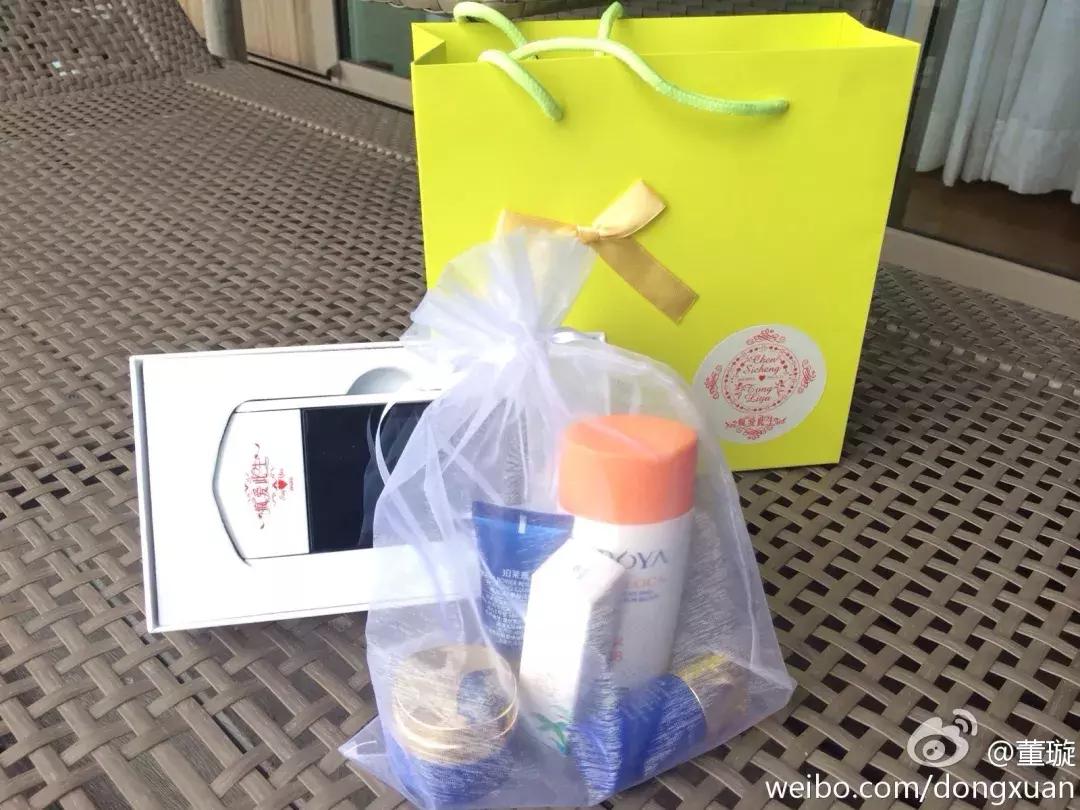 唐嫣大婚婚礼场景曝光伴娘美到爆,唐嫣婚礼上的伴手礼