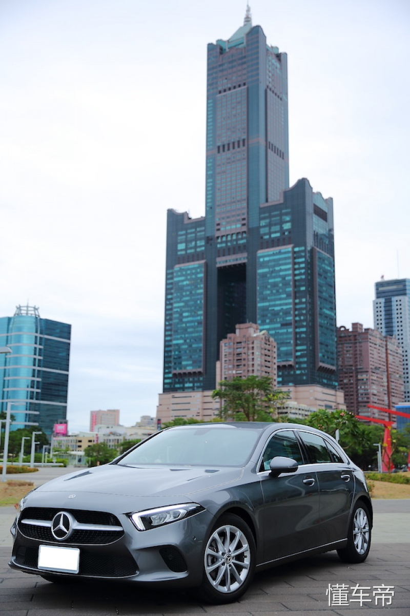 奔驰a200掀背车,试驾车解析