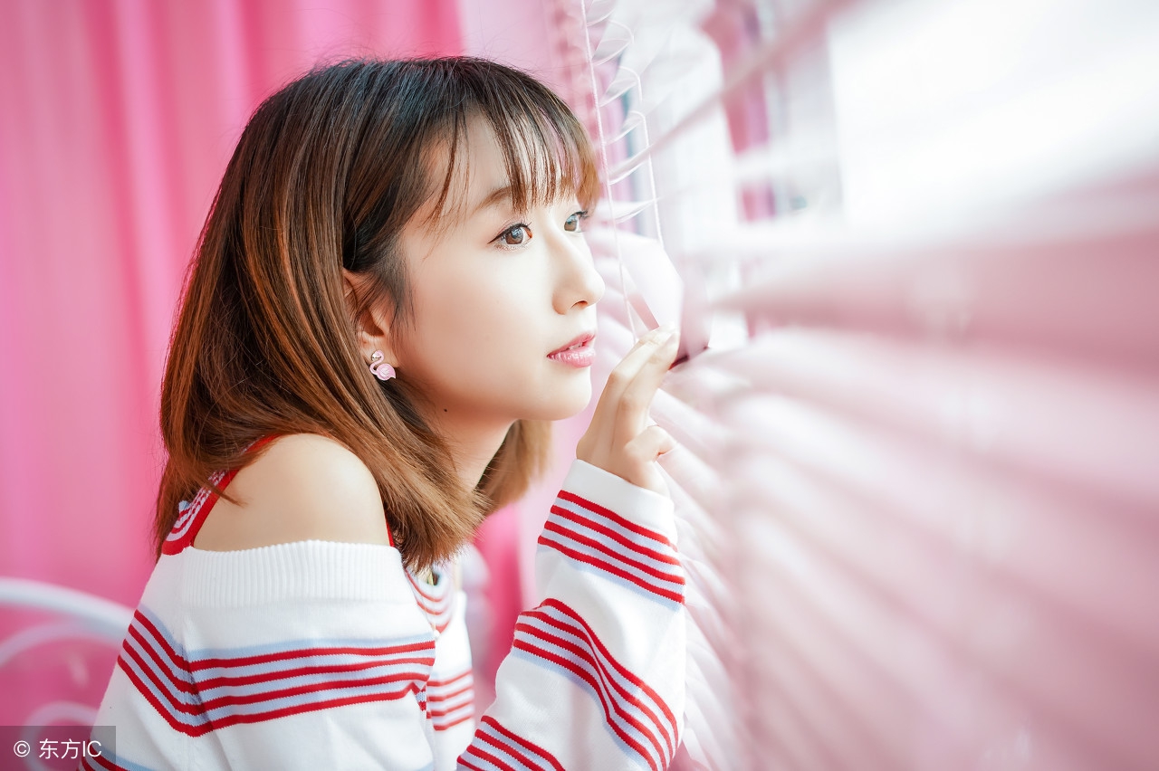 怀疑男友劈腿要不要找他对峙,怀疑男友出轨了他却笑着解释