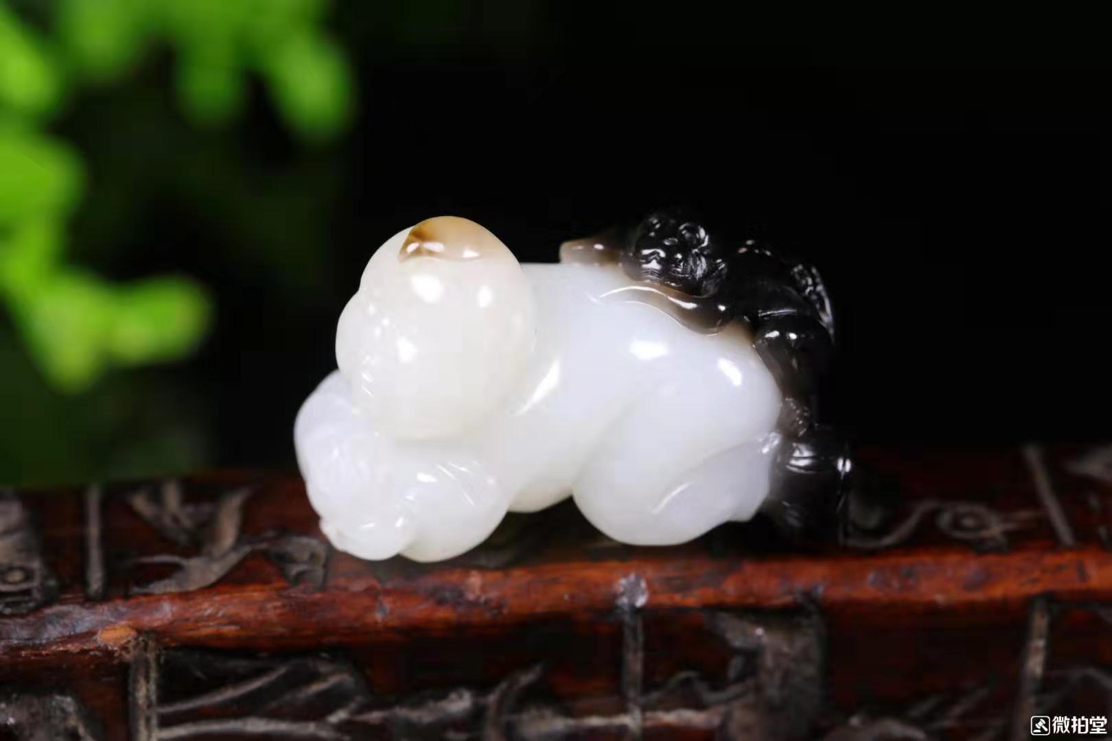 如何鉴别极具收藏价值的和田玉籽料？了解这些对您有帮助