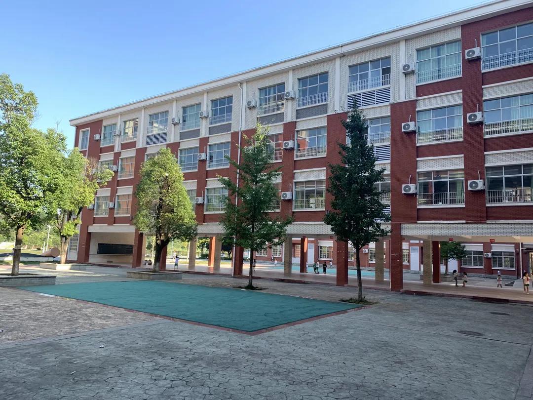 云溪小学幼儿园,中小学教室配备空调