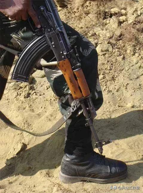 武警新型作战靴,新型作战靴