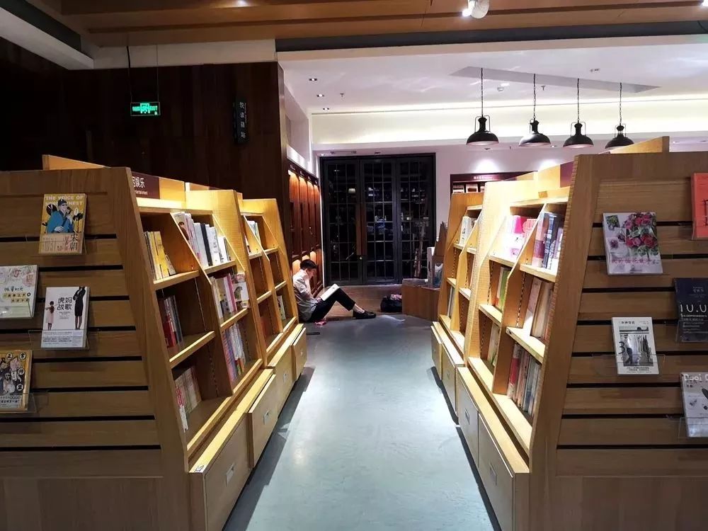 夜太美！这16个抓住“夜经济”红利的mall，已经玩嗨了