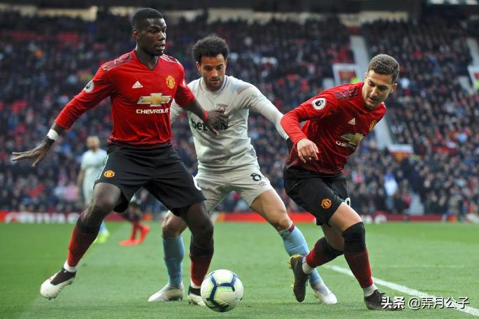 剪回以前的发型回到当初的感觉,博格巴回到法国队又换发型