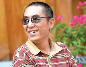 陈婷比张艺谋小多少岁,陈婷多少岁给张艺谋生孩子