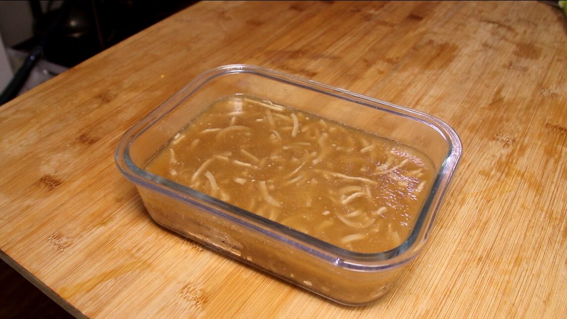 熬猪皮冻要不要放小苏打,猪皮焯水后暂不做皮冻怎么保存