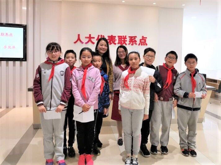 为了校门口的这件事，南京8名小学生集体去找人大代表！