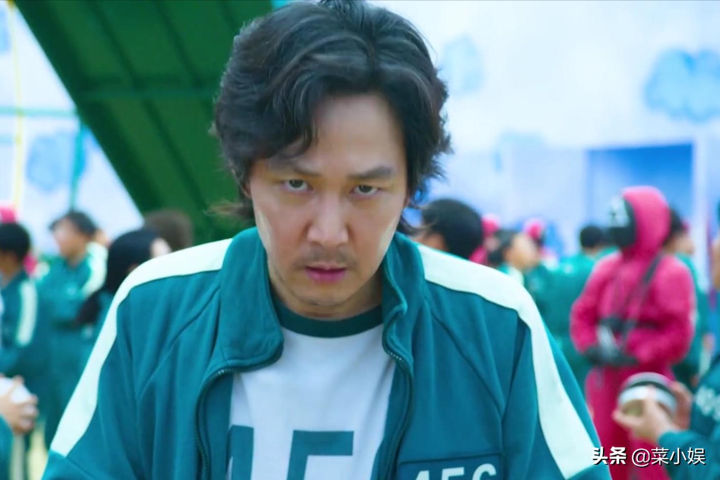 吴京回应抄袭鱿鱼游戏,对于吴京服装被指抄袭事件的点评