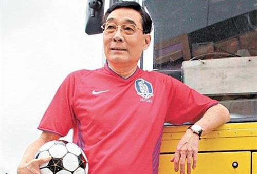 香港5位叔辈明星，本职比演戏更传奇，其中2人各有4个老婆