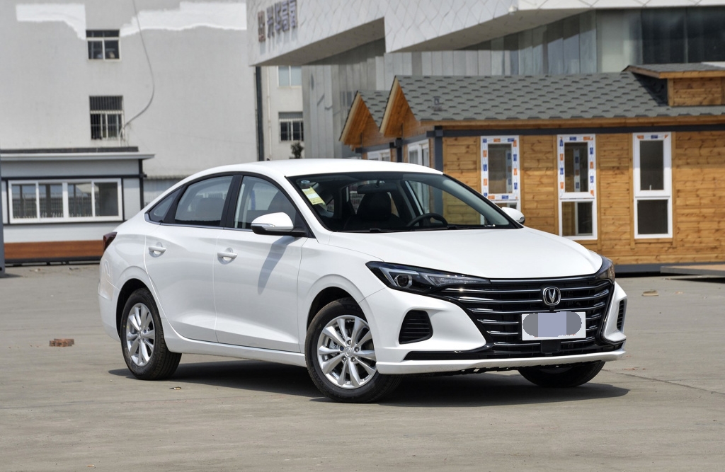 长安逸动家用代步值得购买吗,新款长安逸动手动豪华版