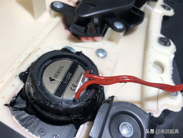 必伟汽车音响喇叭好不好，试听下南昌靓典改装后的丰田亚洲龙