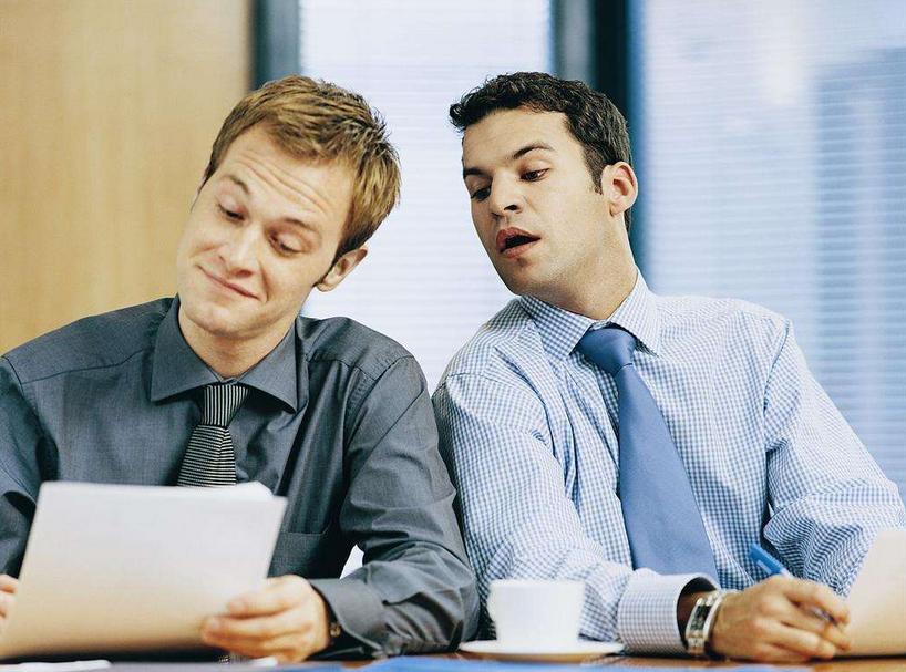 怎样化解嫉妒你的人,如何巧妙化解别人的嫉妒心理