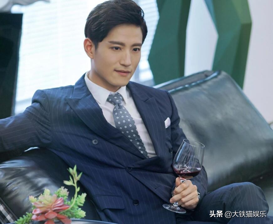 10位男星颜值今昔对比,10位男歌手今昔对比