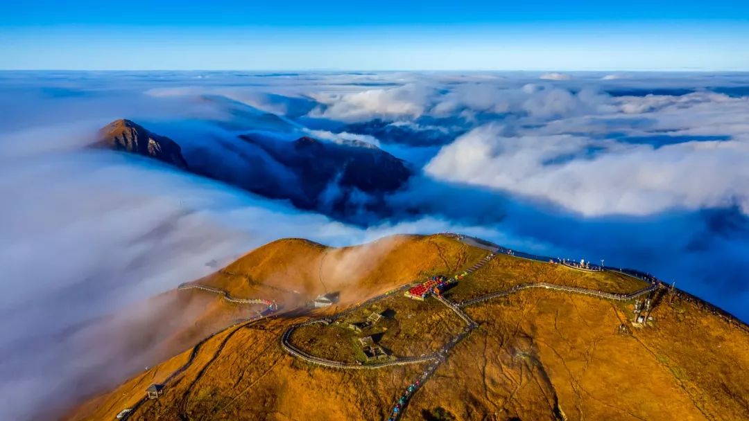 国内100条徒步路线,一生必去的10条徒步线