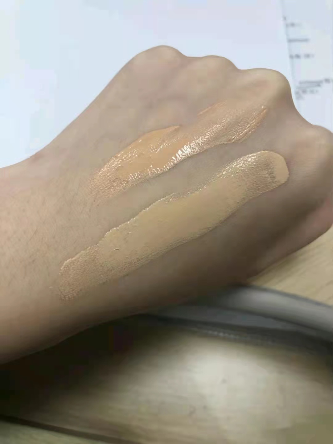 油皮适合的粉底液dw阿玛尼,美宝莲轻亲粉底液和dw