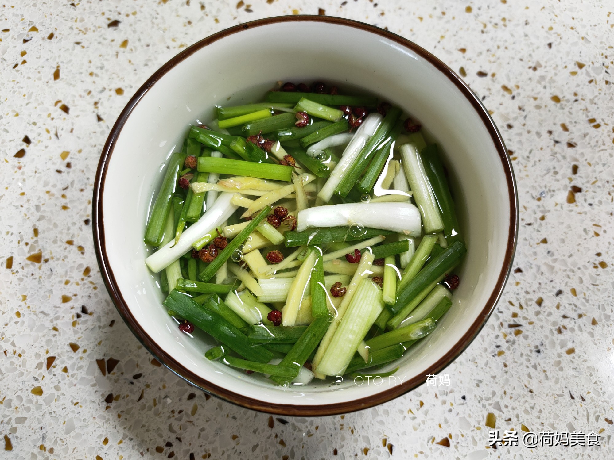 姨妈做的美味佳肴,抄手的馅儿怎么调又嫩又好吃