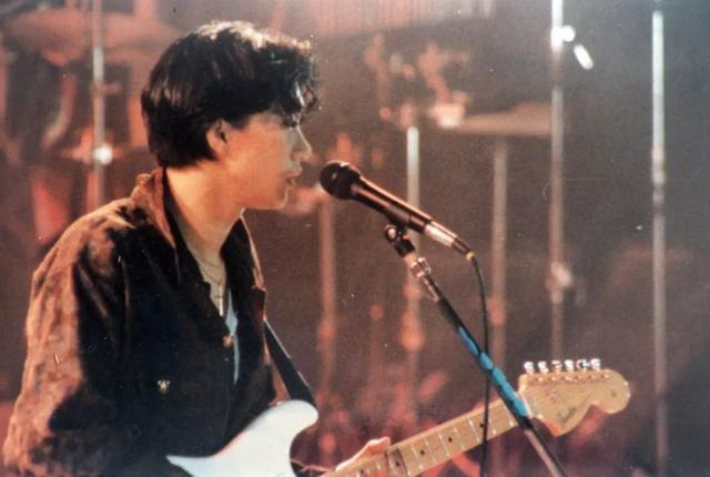 黄家驹去世后三个人对他的看法,黄家驹去世后队员是什么反应