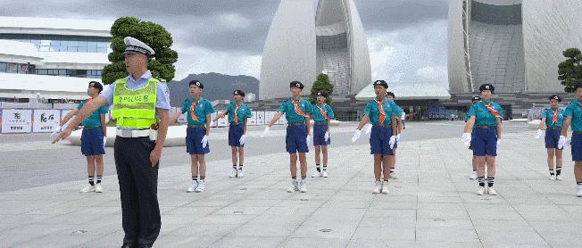 他在斗门建了一支交警队！但又不止是交警！视频太帅！