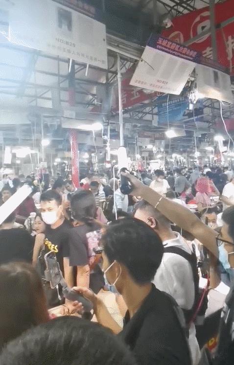 缅甸妹子创业视频,缅甸妹子跨国摆地摊