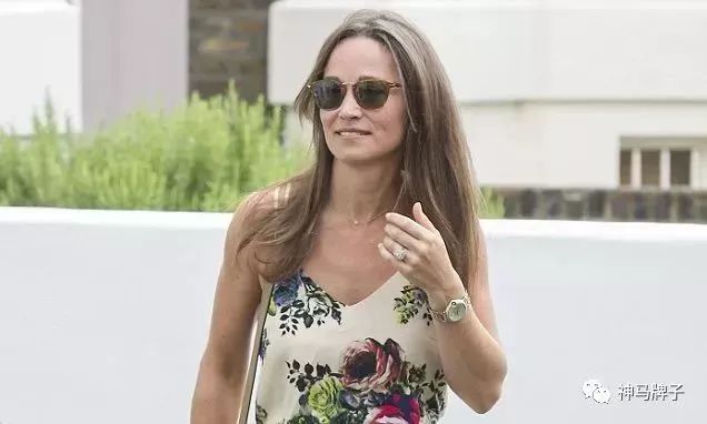 女表中的扛把子，卡地亚蓝气球必须有姓名