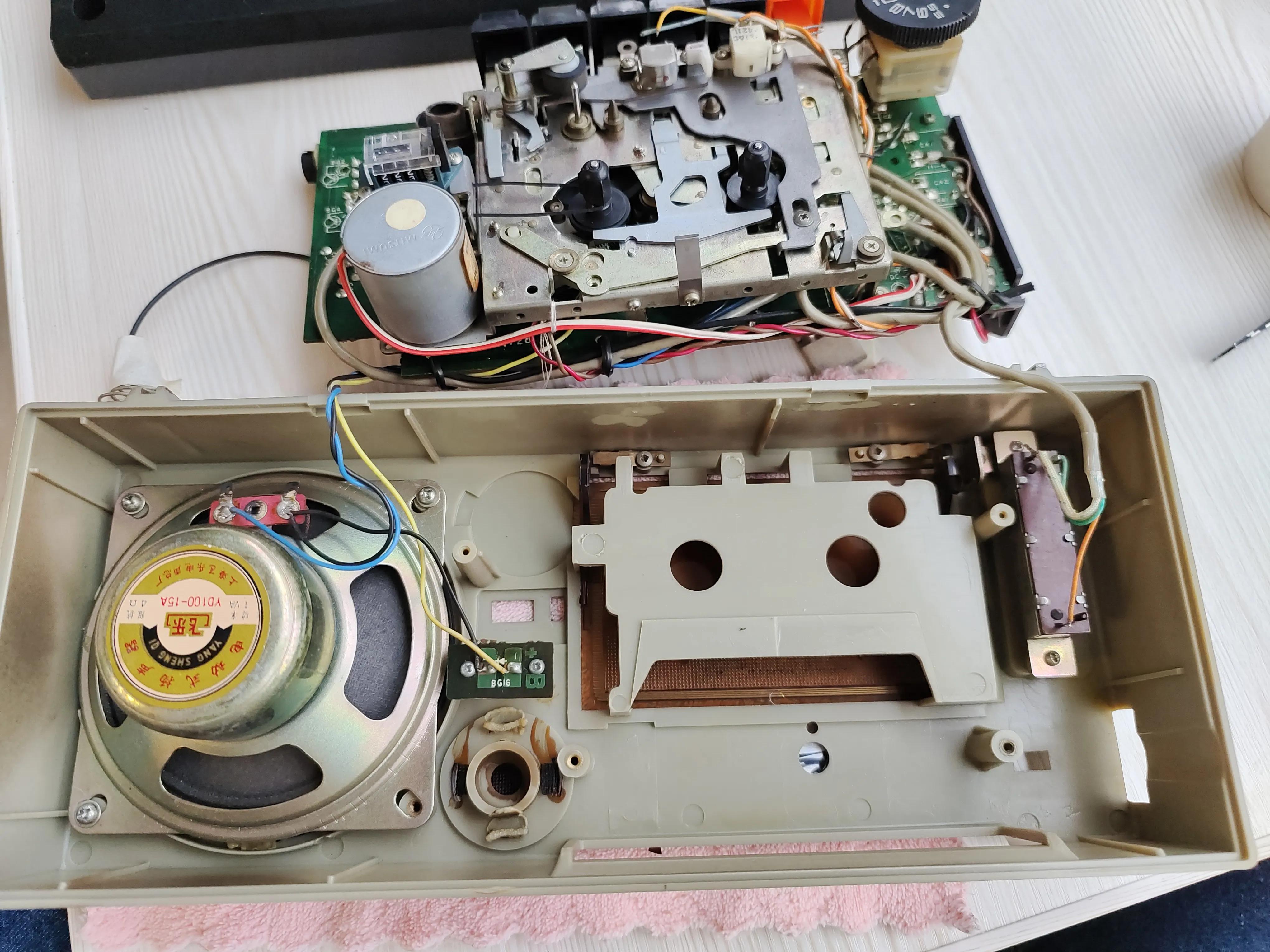 八十年代宝石花牌便携式收录机,红灯牌老式收录机价格